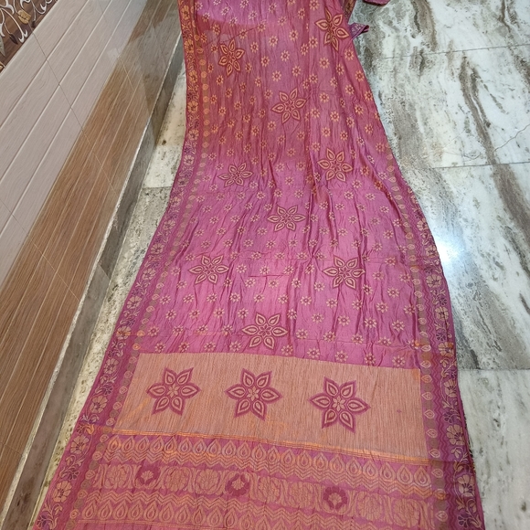 Handwoven silk saree - Picture 4 of 4